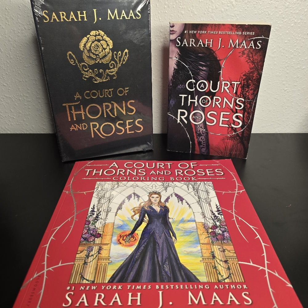 A Court of Thorns and Roses Book Set